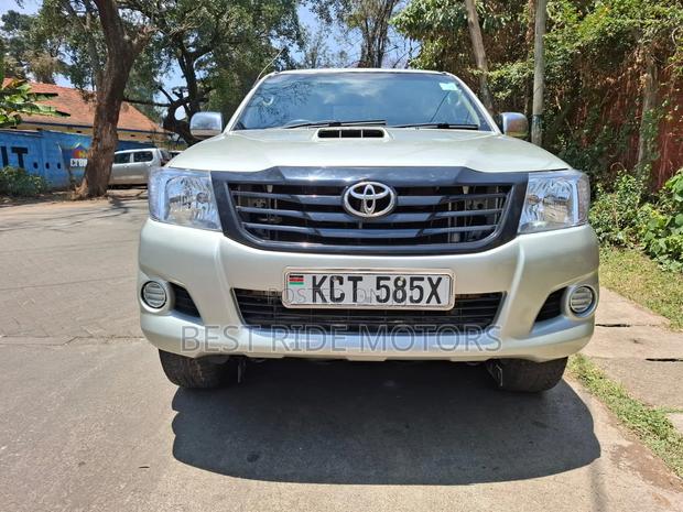Toyota Hilux 2011