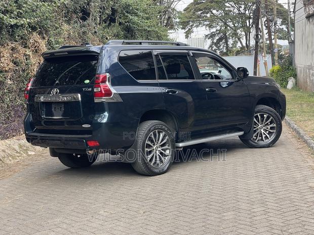 Toyota Land Cruiser Prado 2018 Blue