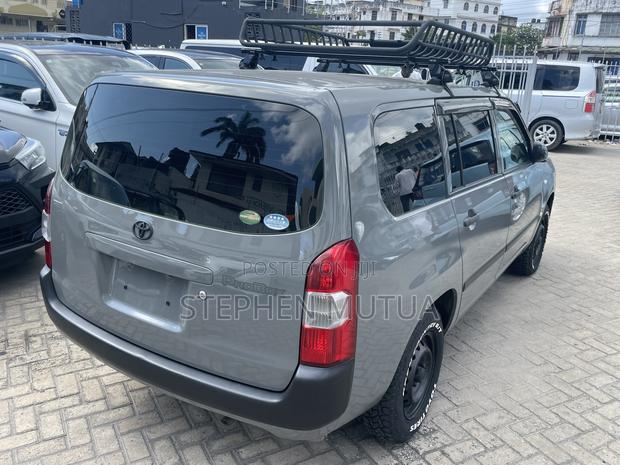 Toyota Probox 1.5 F 2WD 2020 Gray