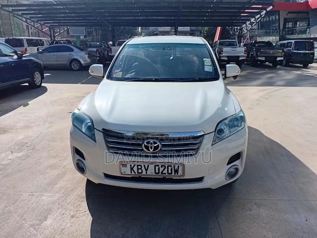 Toyota Vanguard 2008 White