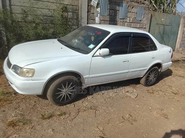 Toyota Corolla 1998 White