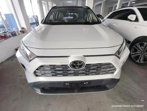 Toyota RAV4 2020 White