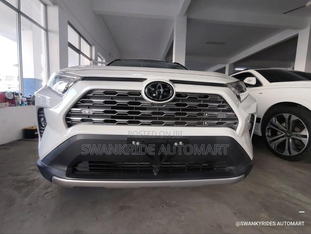 Toyota RAV4 2020 White