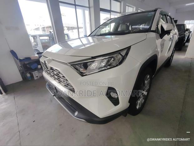 Toyota RAV4 2020 White
