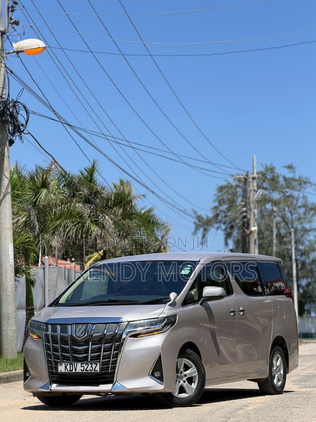 Toyota Alphard 2018 Beige