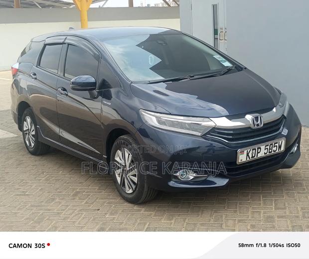 Honda Fit Shuttle 2017 Blue