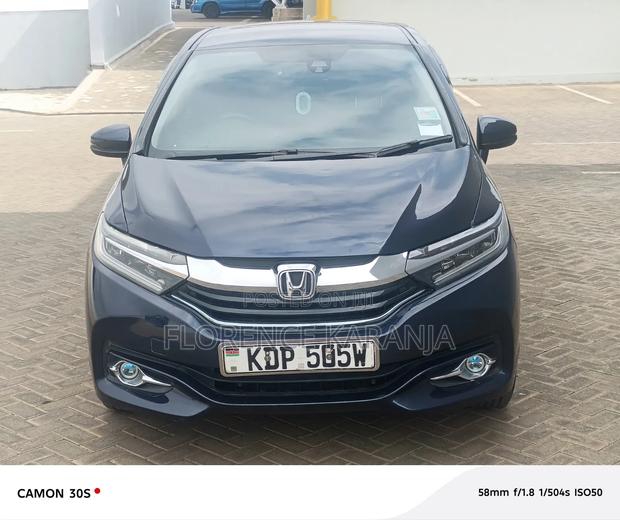 Honda Fit Shuttle 2017 Blue