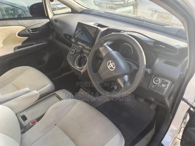 Toyota Wish 2010 White
