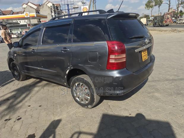 Toyota Wish 2005 Gray