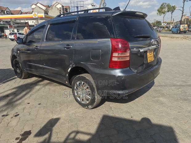 Toyota Wish 2005 Gray