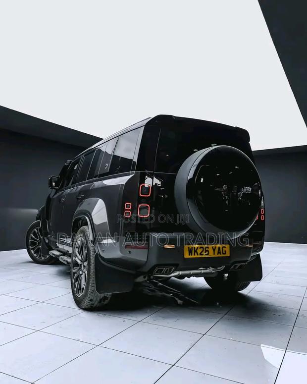 Land Rover Defender 2026 Black