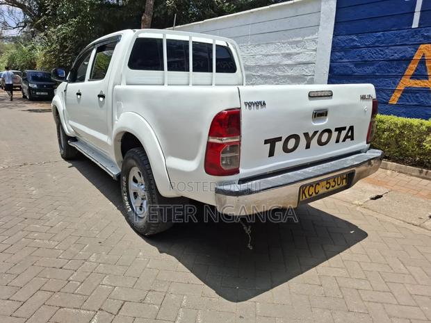Toyota Hilux 2014 Off white