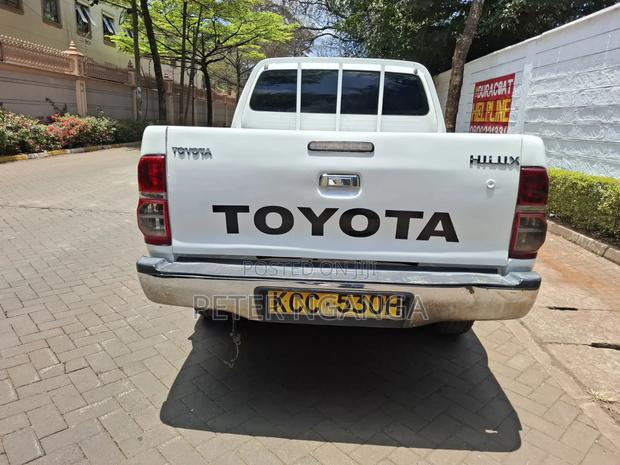 Toyota Hilux 2014 Off white