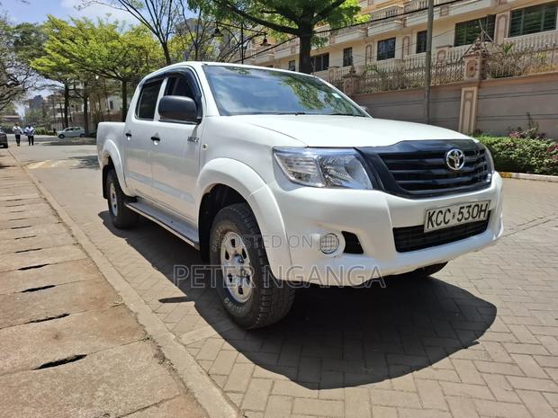 Toyota Hilux 2014 Off white