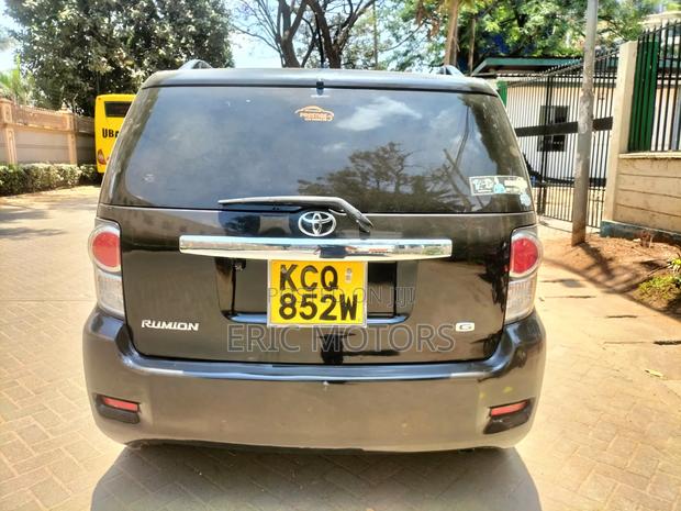 Toyota Corolla Rumion Hatchback 1.5 FWD 2011 Black