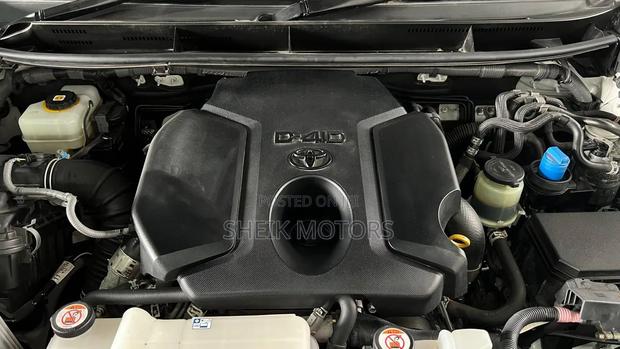 Toyota Land Cruiser Prado 2021 White