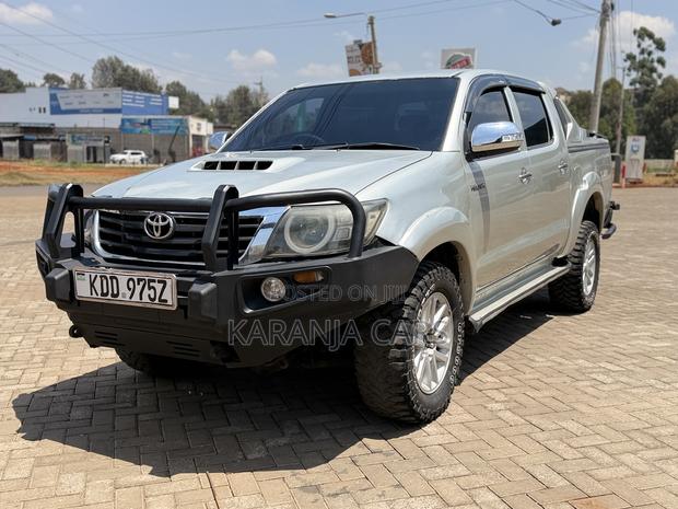 Toyota Hilux 2014 Silver