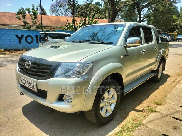 Toyota Hilux 2011 Silver