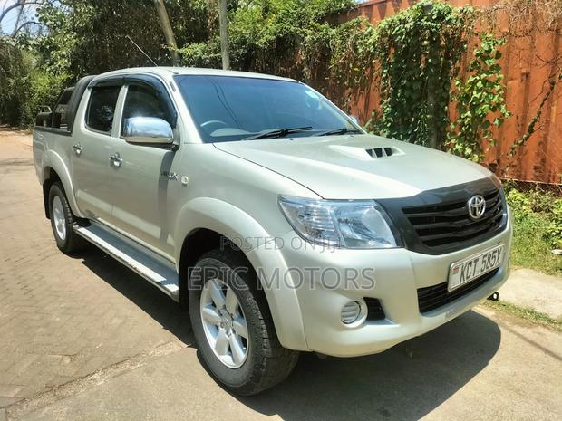 Toyota Hilux 2011 Silver