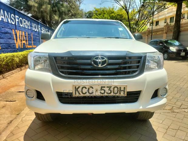 Toyota Hilux 2015 White