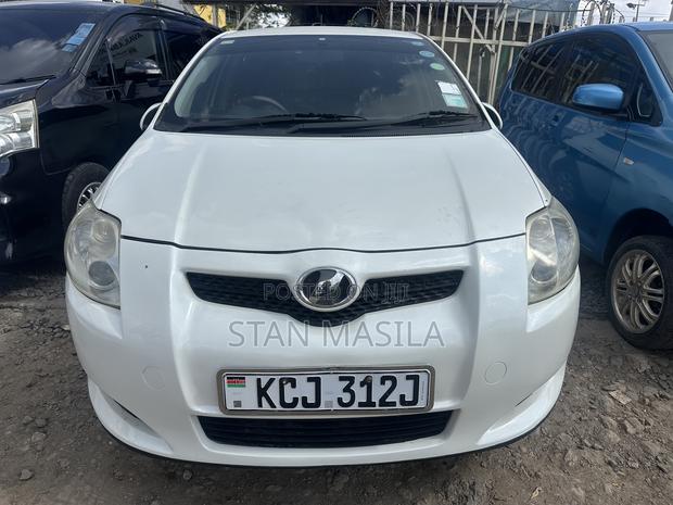 Toyota Auris 2009 White