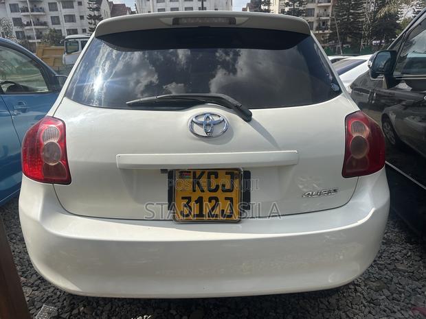 Toyota Auris 2009 White
