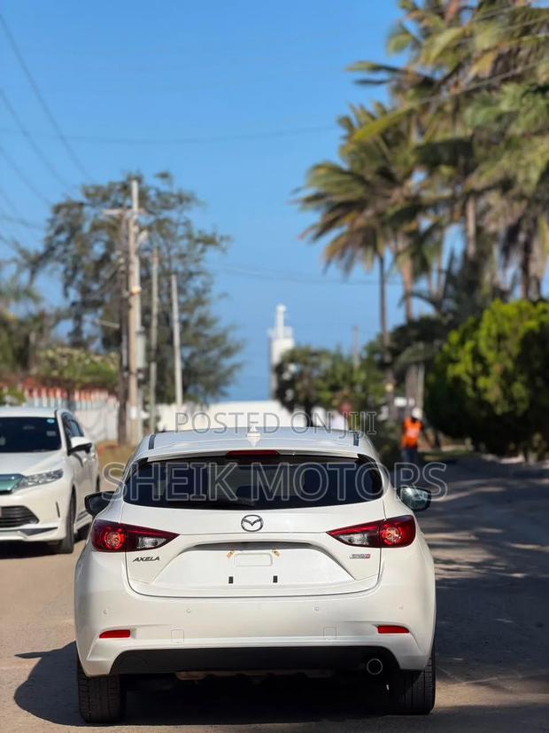 Mazda Axela 2019 White