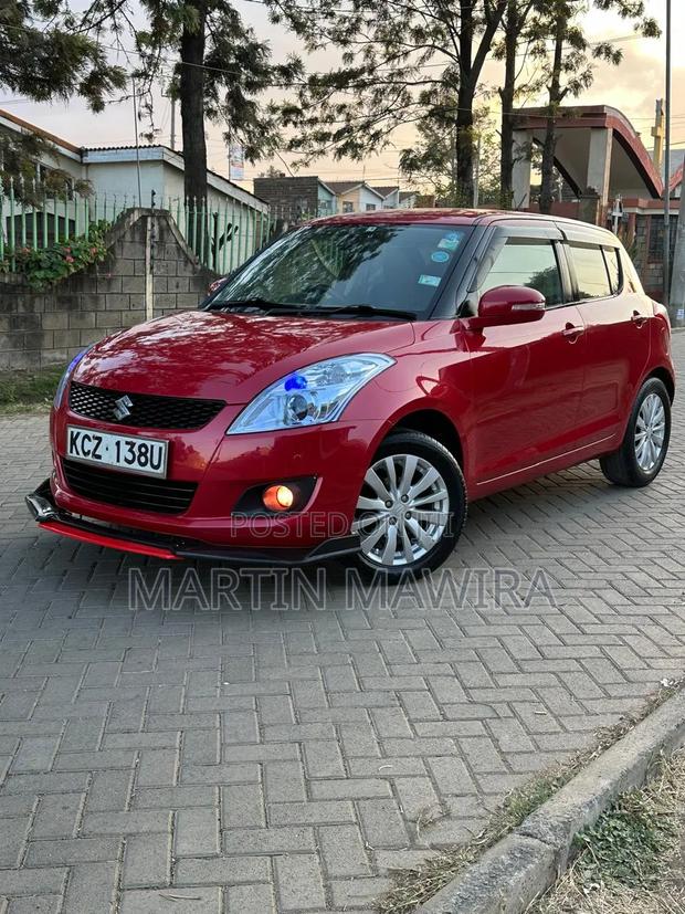 Suzuki Swift 2012 Red