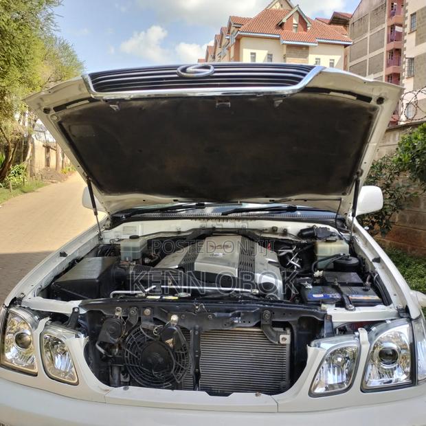 Toyota Land Cruiser Cygnus 4.7 2001 White