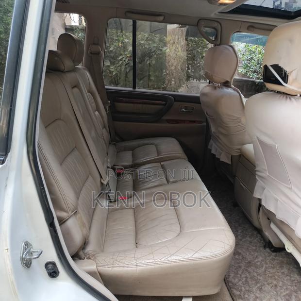 Toyota Land Cruiser Cygnus 4.7 2001 White