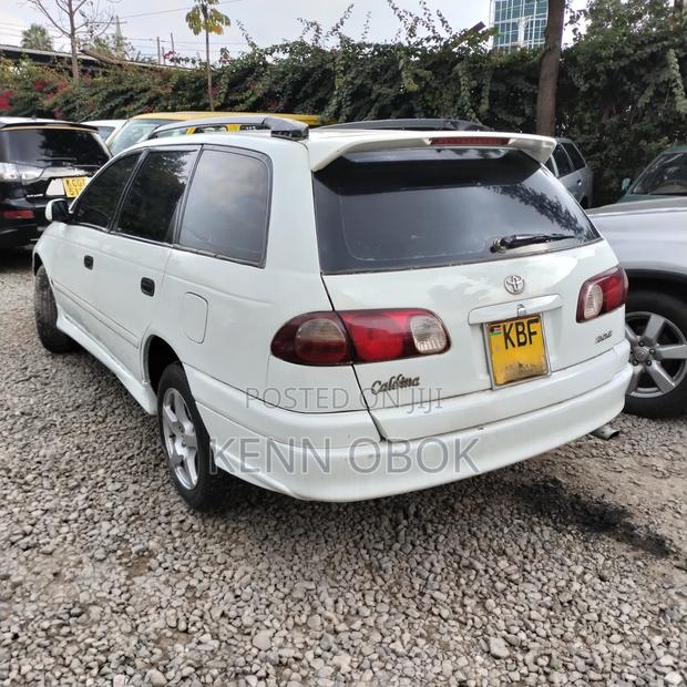 Toyota Caldina 2.0 2002 White