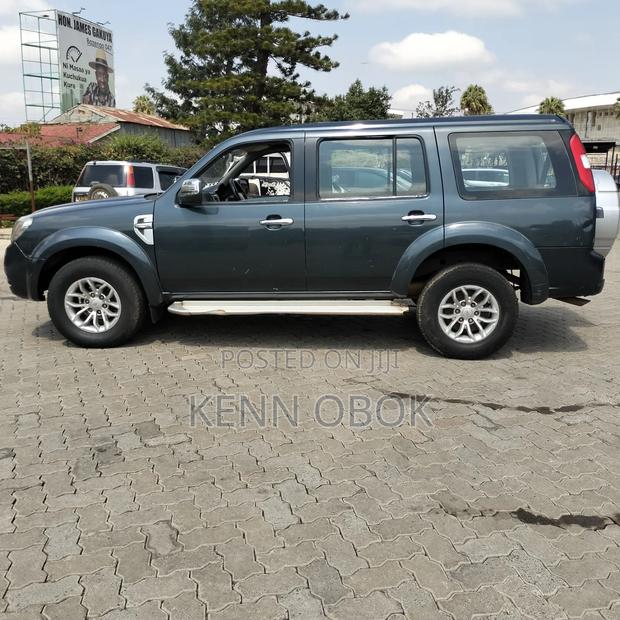 Ford Everest 2013 Gray
