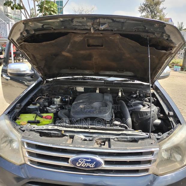 Ford Everest 2013 Gray