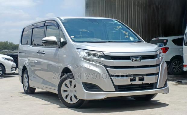 Toyota Noah 2.0 AWD (8 Seater) 2019 Silver