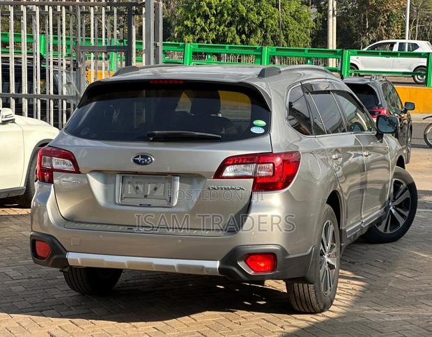 Subaru Outback 2.5i AWD 2019 Gold