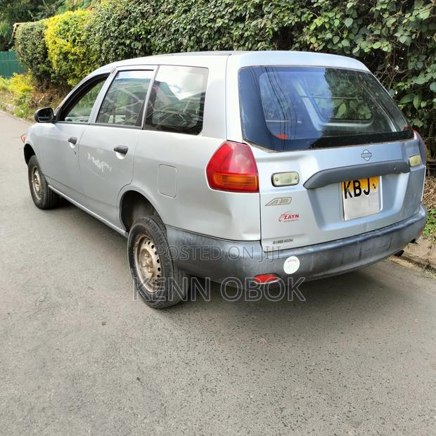 Nissan Advan 2003 Gray