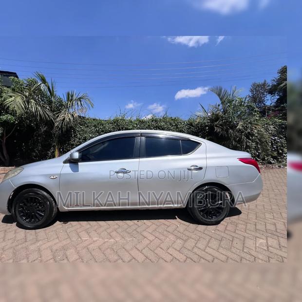 Nissan Tiida 2013 Silver