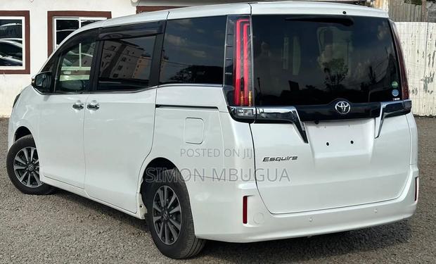 Toyota Esquire 2019 White
