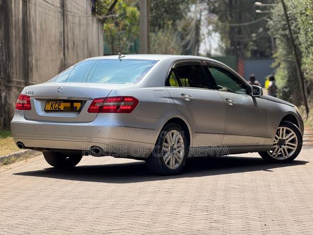 Mercedes-Benz E300 2010 Silver
