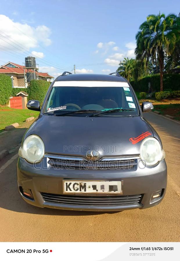 Toyota Sienta 1.5 FWD 2012 Gray