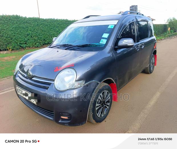 Toyota Sienta 1.5 FWD 2012 Gray