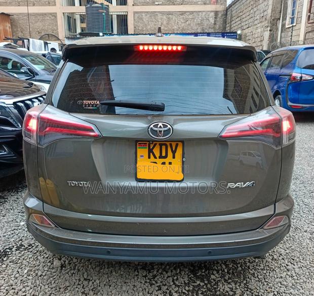 Toyota RAV4 2017 Gray
