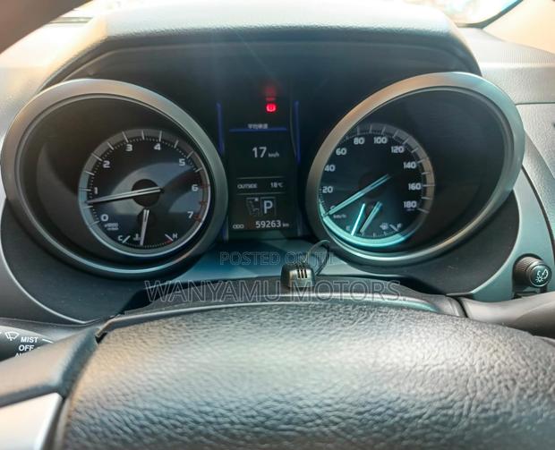 Toyota Land Cruiser Prado 2017 White