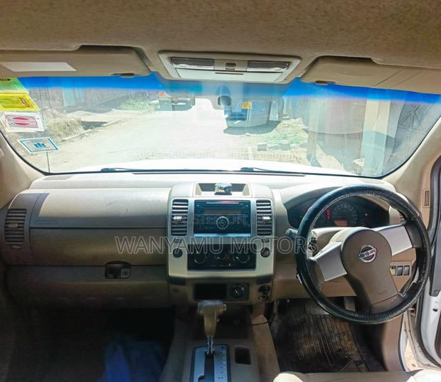 Nissan Navara 2007 White