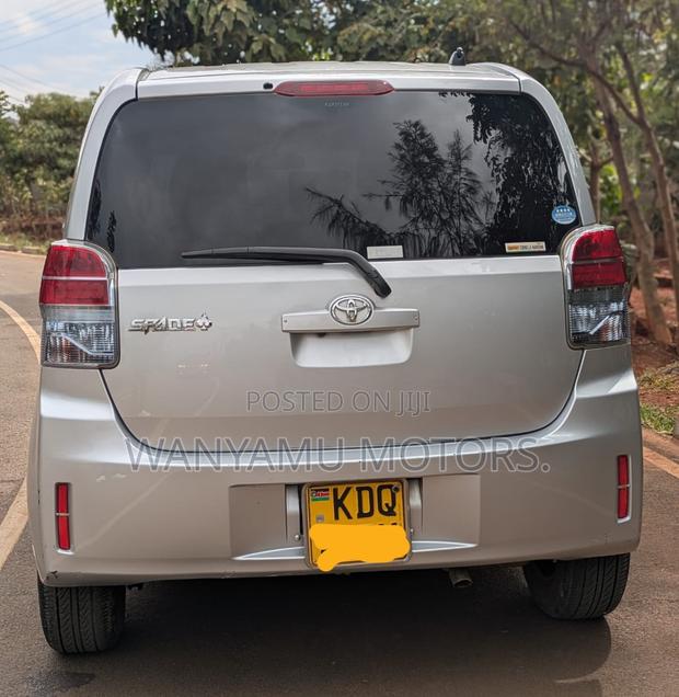 Toyota Spade 2018 Silver