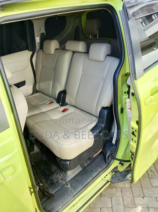 Toyota Ractis 2016 Green