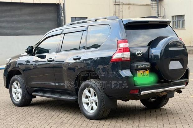 Toyota Land Cruiser Prado 2010 Gray