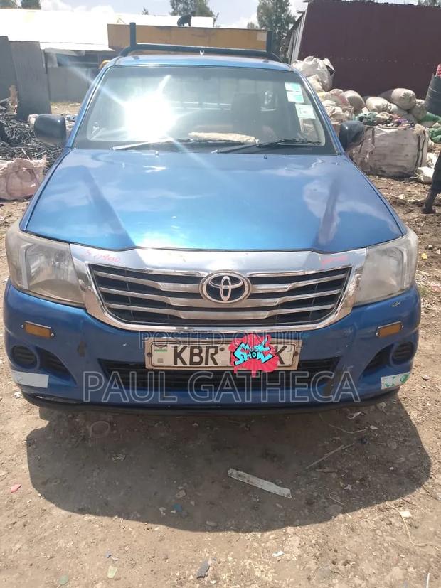 Toyota Hilux 2011 Blue