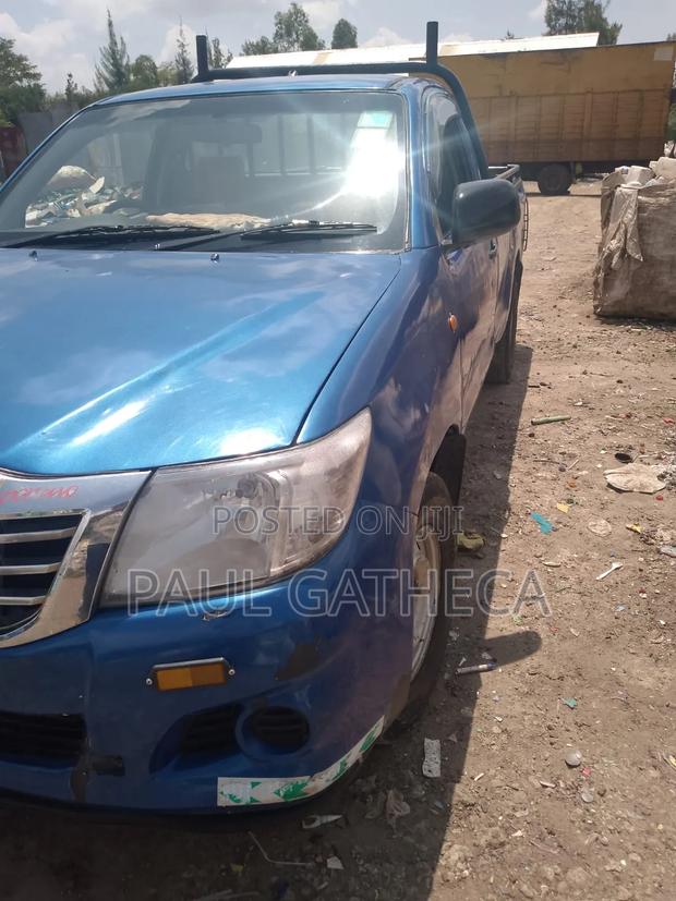 Toyota Hilux 2011 Blue