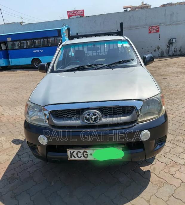 Toyota Hilux 2009 Gray